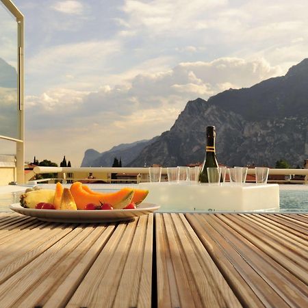 Eco Hotel Bonapace 토르볼레 외부 사진