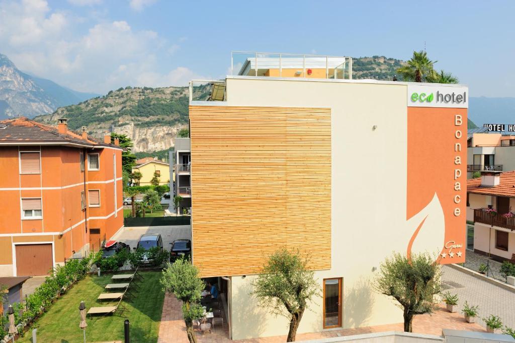 Eco Hotel Bonapace 토르볼레 외부 사진