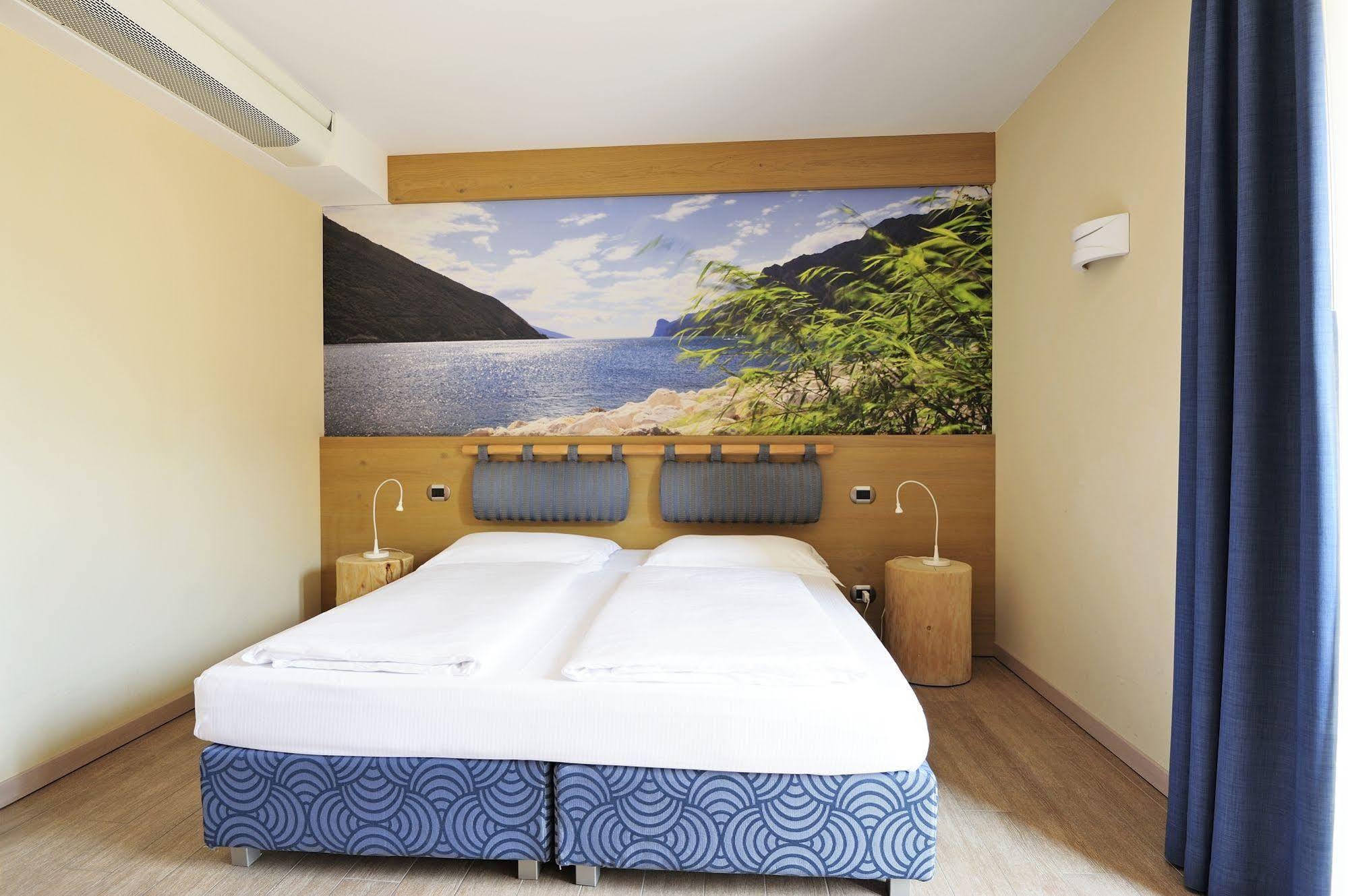 Eco Hotel Bonapace 토르볼레 외부 사진